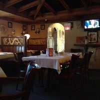 Foto tomada en Pietro&amp;#39;s Italian Restaurant  por Matt S. el 2/26/2012