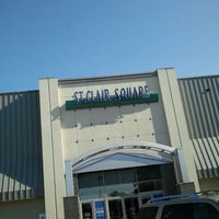 Foto scattata a St. Clair Square Mall da Betty M. il 5/2/2012