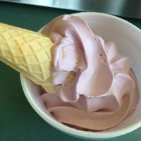 Снимок сделан в Sweet Ashley&amp;#39;s Ice Cream пользователем Erica G. 5/28/2012