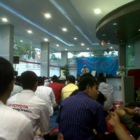 Photo taken at Auto2000 ciledug by Iwan T. on 2/6/2012