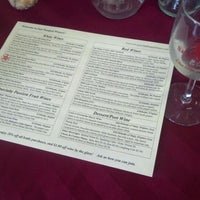 รูปภาพถ่ายที่ San Pasqual Winery Tasting Room โดย Corey W. เมื่อ 6/4/2012