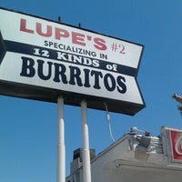 รูปภาพถ่ายที่ Lupe’s #2 โดย Christopher G. เมื่อ 8/11/2012