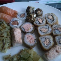 รูปภาพถ่ายที่ Sushi Mori โดย Daniel O. เมื่อ 11/5/2011
