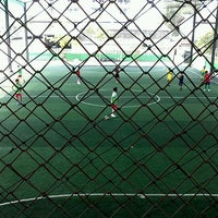 Photo taken at Top Futsal by อภิเดช พ. on 1/29/2012