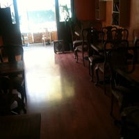 รูปภาพถ่ายที่ Café Triana โดย Francisco D. เมื่อ 3/16/2012