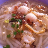 Photo taken at Rong Fa Guo Tiao Mian Dried &amp;amp; Soup by Eddie S. on 7/7/2012
