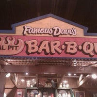 Photo taken at Famous Dave&amp;#39;s by Roberto O. on 9/18/2011