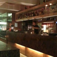 Foto tomada en Zinc Restaurant &amp;amp; Lounge Bar  por Juan P. el 12/21/2011