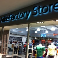 Photo taken at Nike Factory Store by Fábio P. on 9/19/2011