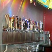 Foto scattata a Brewmasters Bar &amp;amp; Grill da Jini L. il 5/27/2012