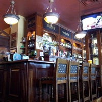 Снимок сделан в Cregeen&amp;#39;s Irish Pub пользователем Francis 7/26/2012