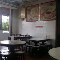 Foto tomada en Restoran Chamca  por Helmy N. el 4/30/2012