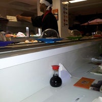 Foto scattata a Zu Kaiten Sushi Bar da Kika P. il 7/15/2012