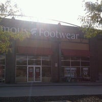Famous footwear steelyard best sale commons