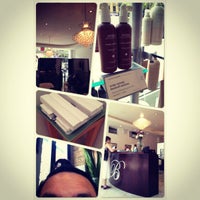 รูปภาพถ่ายที่ Blondi&#39;s Hair Salon โดย Carlo Z. เมื่อ 6/20/2012