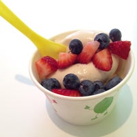 Photo taken at Yellow - A Juice Bar by Brett V. on 7/27/2012
