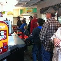 Photo taken at Golden Corral by Vitoon G. on 11/5/2011