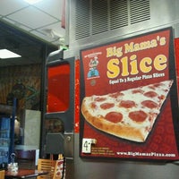 Photo taken at Big Mama&amp;#39;s &amp;amp; Papa&amp;#39;s Pizzeria by Mista S. on 1/8/2012