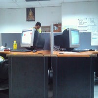 Photo taken at Office ช่างดอนเมือง OX by Pipaht K. on 9/28/2011