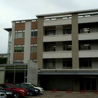 神戸大学大学院 人文学研究科 College Academic Building In 灘区