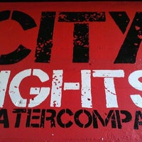 Foto tomada en City Lights Theater Company  por Nia O. el 12/18/2011