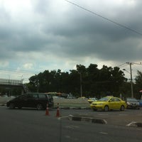 Photo taken at BMTA Bus Stop แยกเกษตร (Kaset Intersection) by (‵▽′)ψⓇⓊⓈⒽνεε🚲 on 7/13/2012