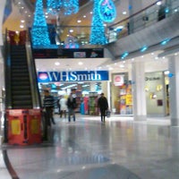 Photo taken at WHSmith by Bill 熊. on 11/23/2011