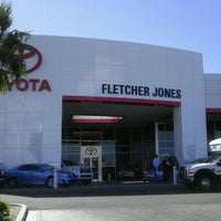 Das Foto wurde bei David Wilson&#39;s Toyota of Las Vegas von Kyle D. am 3/13/2012 aufgenommen