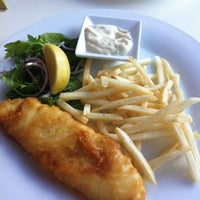 รูปภาพถ่ายที่ Tuihana Cafe. Foodstore. โดย Brook W. เมื่อ 4/5/2011