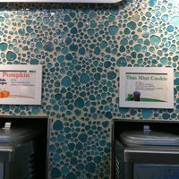 Das Foto wurde bei You Say When Yogurt Shoppe At Westshore Plaza von Amanda M. am 10/29/2011 aufgenommen