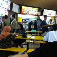 Photo taken at Nur Indah Kitchen @ Bedok Corner by Malcolm on 9/5/2011