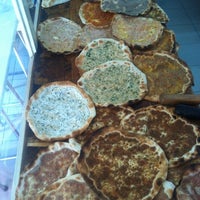 4/24/2012에 Joseph H.님이 Abou Daoud Bakery에서 찍은 사진