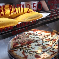 Photo taken at Johnny&amp;#39;s Pizzeria by Maruko on 4/22/2012
