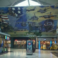 Снимок сделан в Houston County Galleria Mall пользователем Chanda A. 4/20/2012