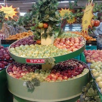 รูปภาพถ่ายที่ Spar Hypermarket โดย Kavita R. เมื่อ 1/18/2012