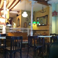 10/26/2011 tarihinde César G.ziyaretçi tarafından La Paca Café Bar'de çekilen fotoğraf
