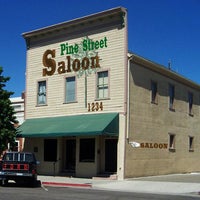 Foto tirada no(a) Pine Street Saloon por slonews em 1/29/2012