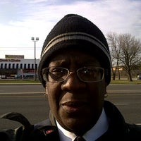 Photo taken at America&amp;#39;s Best Contacts &amp;amp; Eyeglasses by Jp Missy H. on 3/17/2011