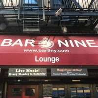 Photo prise au Bar Nine par Frank V. le7/27/2012