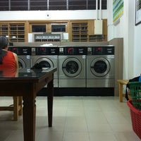 Photo taken at Wonder Wash Laundry by  Zaki  M. on 7/29/2011
