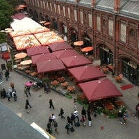 Das Foto wurde bei Hackescher Markt von Paras T. am 5/5/2012 aufgenommen