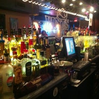 รูปภาพถ่ายที่ Pints Bar &amp; Grill โดย Wali P. เมื่อ 3/9/2012