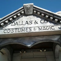 3/28/2012에 Markus C.님이 Dallas &amp;amp; Co Costumes &amp;amp; Magic에서 찍은 사진
