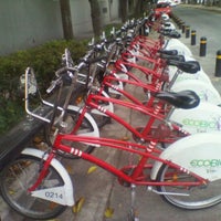 Photo taken at Ecobici 59 by Caminαλεχ 🚶 on 4/20/2012