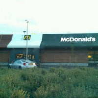 Foto diambil di McDonald&amp;#39;s oleh Jecepede &amp;. pada 6/1/2012