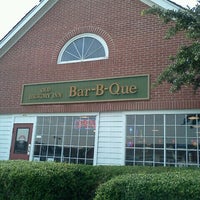 6/25/2012 tarihinde Jeff D.ziyaretçi tarafından Old Hickory Inn Barbecue'de çekilen fotoğraf