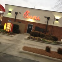 Photo taken at Chick-fil-A by 💡ThinkFreshly🌱 on 3/12/2012