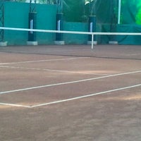 Photo taken at Saque Tenis by Fernando A. on 2/18/2012
