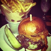 Foto scattata a Go Burger da HeyHayleyJane il 8/11/2012