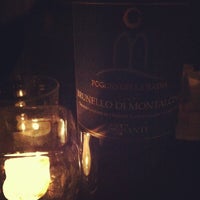 รูปภาพถ่ายที่ TiroVino Wine Bar โดย Carol O. เมื่อ 5/12/2012